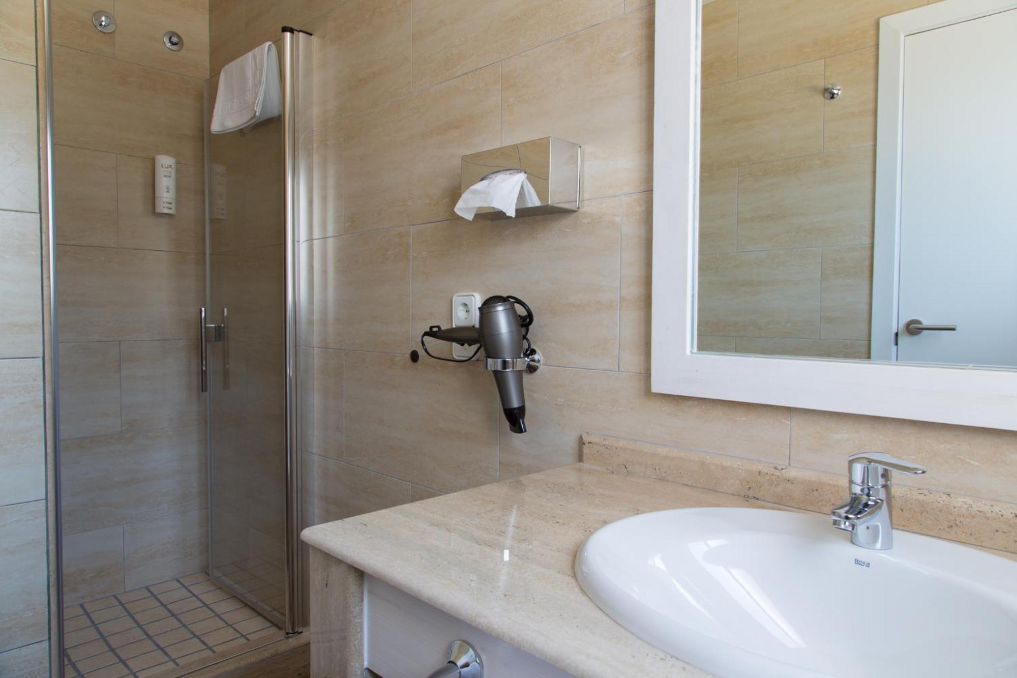 Hotel & Spa Entre Pinos-Adults Only Es Calo  Phòng bức ảnh
